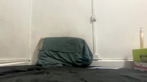 Snapshot of splashyyyz chatting on 12/31/24, 02:08 splashyyyz online show from 12/31/24, 02:08