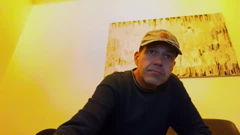 Snapshot of spliffray chatting on 05/09/26, 10:37 spliffray online show from 05/09/26, 10:37