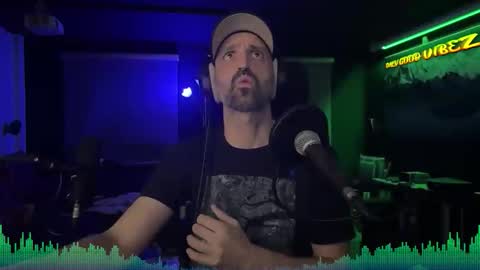 Snapshot of splivke chatting on 10/17/25, 12:58 Splivke online show from 10/17/25, 12:58