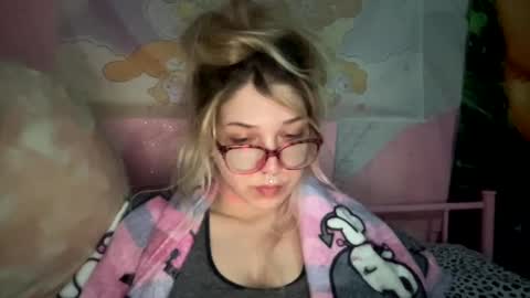 Pixie online show from 03/07/25, 05:29