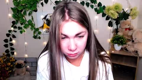 Karina online show from 11/12/25, 10:48