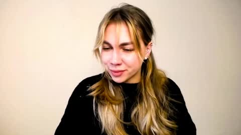 Snapshot of sport_tall_karina chatting on 04/27/26, 08:01 Karina online show from 04/27/26, 08:01