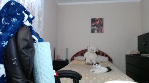 Tips are the best compliment to a woman online show from 01/13/25, 07:11