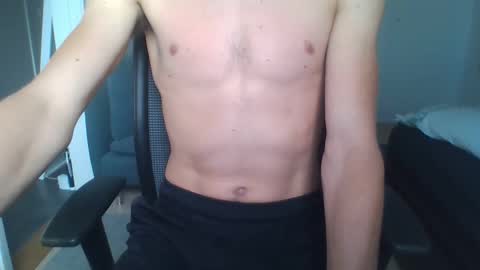 Snapshot of sportsguy19960 chatting on 04/23/26, 01:24 sportsguy19960 online show from 04/23/26, 01:24