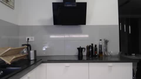 Snapshot of sportybigcock chatting on 12/19/24, 04:57 Peter online show from 12/19/24, 04:57