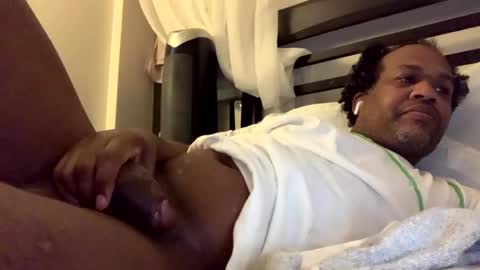 Snapshot of sportyesce chatting on 02/17/25, 05:36 sportyesce online show from 02/17/25, 05:36