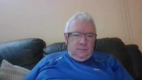 Snapshot of springtine chatting on 05/15/26, 11:34 springtine online show from 05/15/26, 11:34