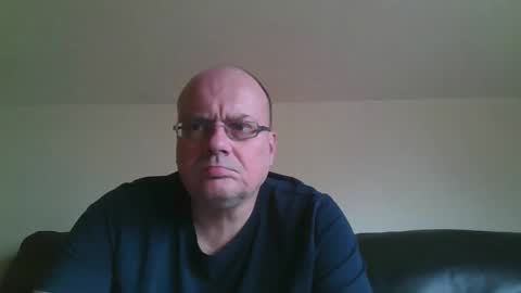 Snapshot of spritzer47 chatting on 04/17/26, 10:29 spritzer47 online show from 04/17/26, 10:29