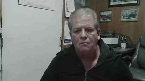 Snapshot of spyder719 chatting on 11/27/25, 12:13 spyder719 online show from 11/27/25, 12:13