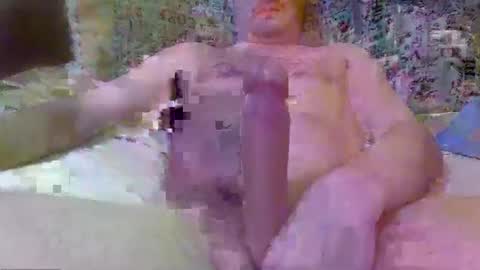 Snapshot of spypsat0 chatting on 12/25/24, 10:27 spypsat0 online show from 12/25/24, 10:27