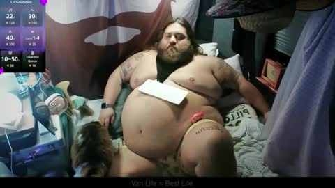 Snapshot of squeaks724 chatting on 12/18/24, 05:59 Your Pal Squeaks online show from 12/18/24, 05:59