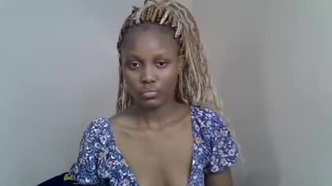 Snapshot of squirt_godes chatting on 10/18/25, 07:03 Tashy online show from 10/18/25, 07:03