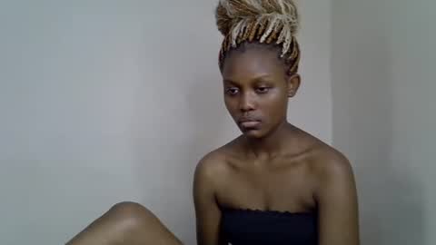 Snapshot of squirt_godes chatting on 10/19/25, 07:58 Tashy online show from 10/19/25, 07:58