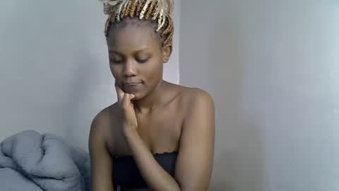 Snapshot of squirt_godes chatting on 10/20/25, 10:10 Tashy online show from 10/20/25, 10:10