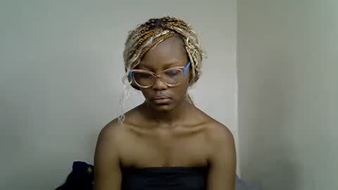 Snapshot of squirt_godes chatting on 10/25/25, 08:14 Tashy online show from 10/25/25, 08:14