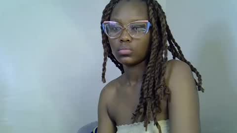 Snapshot of squirt_godes chatting on 11/06/25, 09:37 Tashy online show from 11/06/25, 09:37