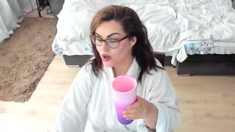 Snapshot of squirt_kimmm chatting on 09/11/25, 01:00 Kim online show from 09/11/25, 01:00