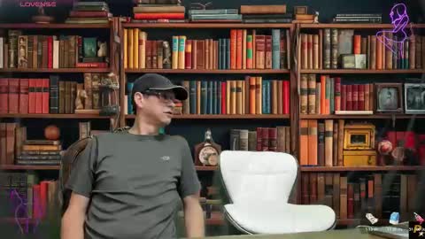 Snapshot of squirt_vip_room chatting on 03/01/26, 02:02 Roxy Day Mossimo Knight online show from 03/01/26, 02:02