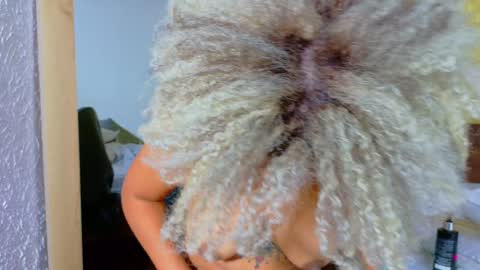 Snapshot of squirter_girl69 chatting on 12/21/24, 03:58 squirter_girl69 online show from 12/21/24, 03:58