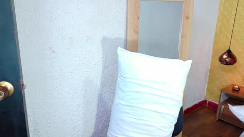 Snapshot of squirter_girl69 chatting on 01/16/25, 07:28 squirter_girl69 online show from 01/16/25, 07:28