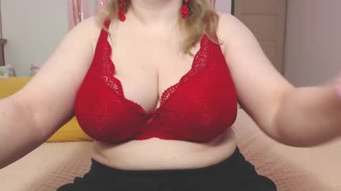 Snapshot of squirting_goddess4u chatting on 04/04/26, 08:17 Lily online show from 04/04/26, 08:17