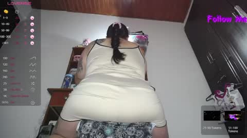 Snapshot of squirtmachinex chatting on 05/17/26, 01:36 Wanda online show from 05/17/26, 01:36