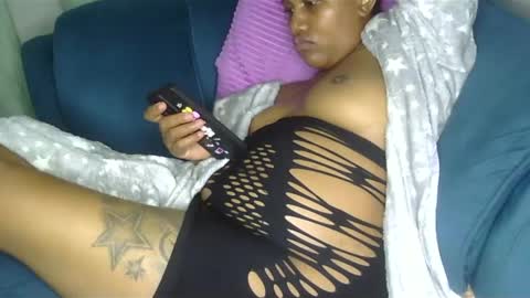 shana online show from 02/05/25, 01:37