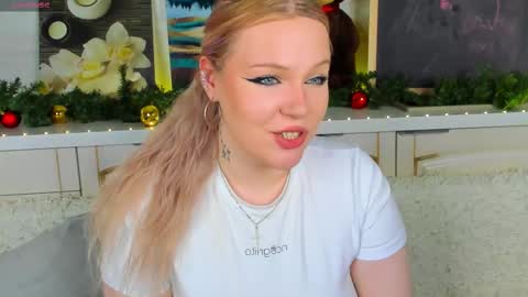 Snapshot of sqwrtg chatting on 03/12/26, 01:23 sqwrtg online show from 03/12/26, 01:23