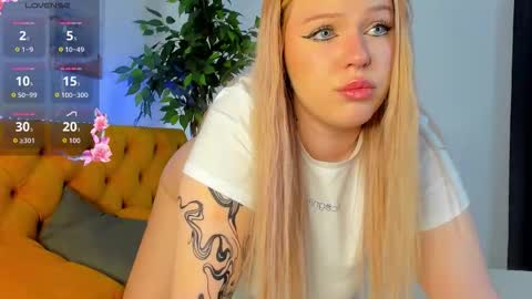 Snapshot of sqwrtg chatting on 03/28/26, 12:32 sqwrtg online show from 03/28/26, 12:32