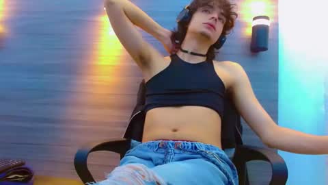 Snapshot of sr_bonnyethan chatting on 04/07/26, 01:11 ethan online show from 04/07/26, 01:11