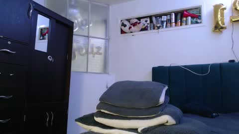 sr_porn01 online show from 01/23/25, 02:39