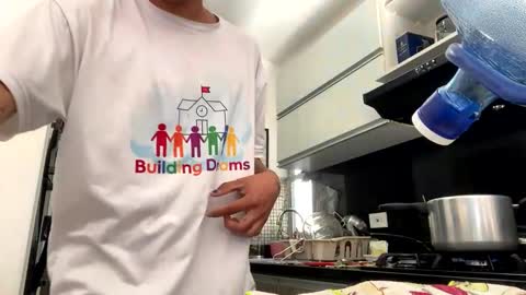 Snapshot of srcejotas chatting on 12/23/24, 08:25 sorry mom online show from 12/23/24, 08:25