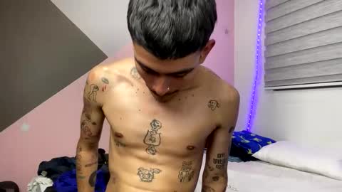 Snapshot of srcejotas chatting on 01/24/25, 03:22 sorry mom online show from 01/24/25, 03:22