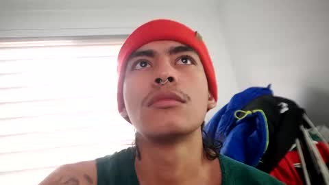 Snapshot of srcejotas chatting on 10/07/25, 02:25 sorry mom online show from 10/07/25, 02:25