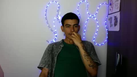 Snapshot of srcejotas chatting on 12/04/25, 08:50 sorry mom online show from 12/04/25, 08:50