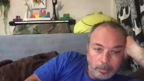 Snapshot of srekos38 chatting on 11/16/25, 02:22 srekos38 online show from 11/16/25, 02:22