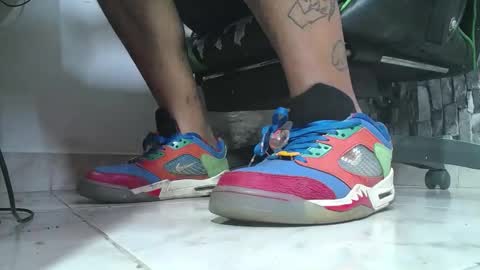 sr master cum its my old account online show from 12/18/25, 08:04