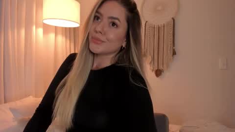 Snapshot of srta__sophie chatting on 03/23/26, 12:14 Sophie 3 online show from 03/23/26, 12:14