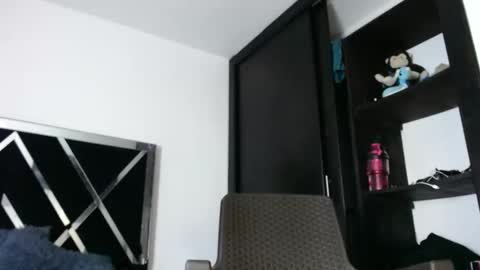 Snapshot of srta_fox chatting on 02/11/26, 01:05 Srta. Fox online show from 02/11/26, 01:05