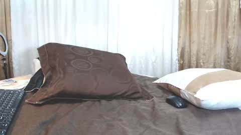 Snapshot of srta_luciana chatting on 01/07/25, 03:12 .          . online show from 01/07/25, 03:12