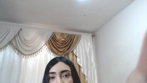 Snapshot of srta_luciana chatting on 01/14/25, 03:15 .          . online show from 01/14/25, 03:15
