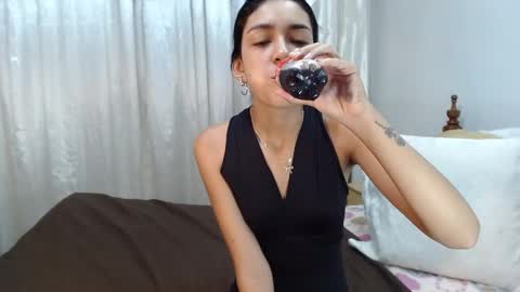 Snapshot of srta_luciana chatting on 01/28/25, 12:00 .          . online show from 01/28/25, 12:00
