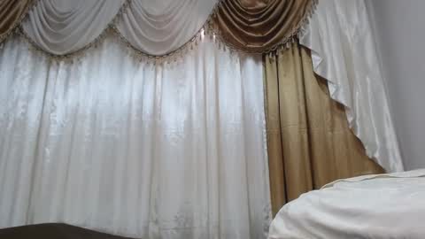 Snapshot of srta_luciana chatting on 01/28/25, 03:04 .          . online show from 01/28/25, 03:04