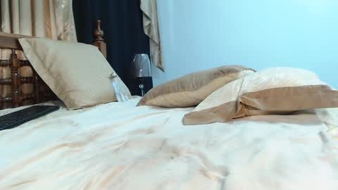 Snapshot of srta_luciana chatting on 02/25/25, 03:05 .          . online show from 02/25/25, 03:05