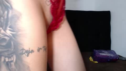 Snapshot of srta_luciana chatting on 09/23/25, 12:52 .          . online show from 09/23/25, 12:52