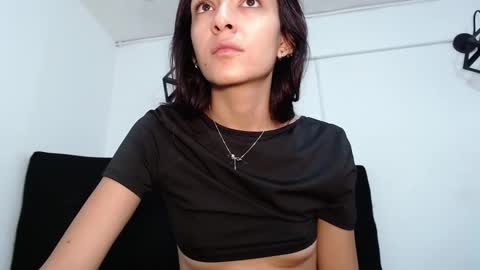 Snapshot of srta_luciana chatting on 10/23/25, 12:15 .          . online show from 10/23/25, 12:15