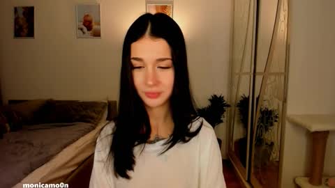 Snapshot of ssash1mii chatting on 12/05/25, 06:15 Hey guys i miss you so much online show from 12/05/25, 06:15