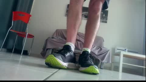 Snapshot of ssenzo chatting on 10/25/25, 09:06 ssenzo online show from 10/25/25, 09:06