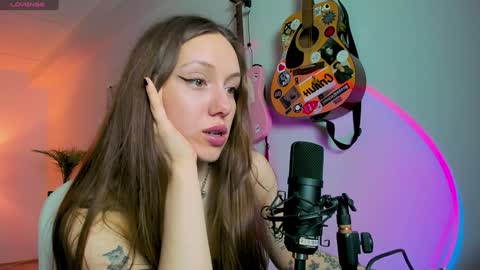 Snapshot of sshawty chatting on 02/06/25, 03:09 Anni if Im offline for a long time Im depressed feel free to support me offline online show from 02/06/25, 03:09