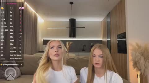 Scarlett online show from 10/19/25, 08:09